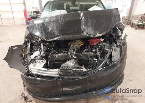 2022 Chrysler Voyager Lx из США, поврежденный, VIN 2C4RC1CG3NR204348